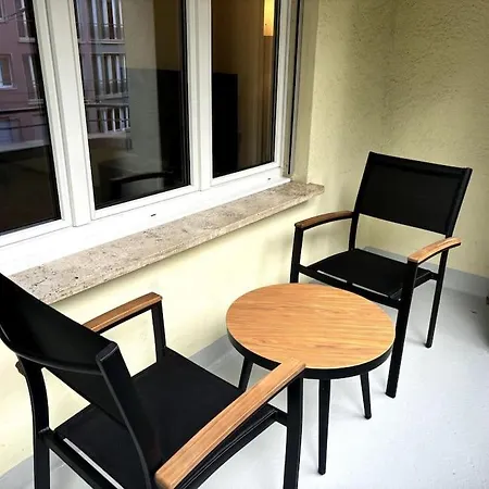 Apartment Cozy 2br Near - 8