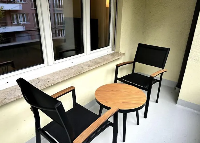 Apartment Cozy 2br Near - 8